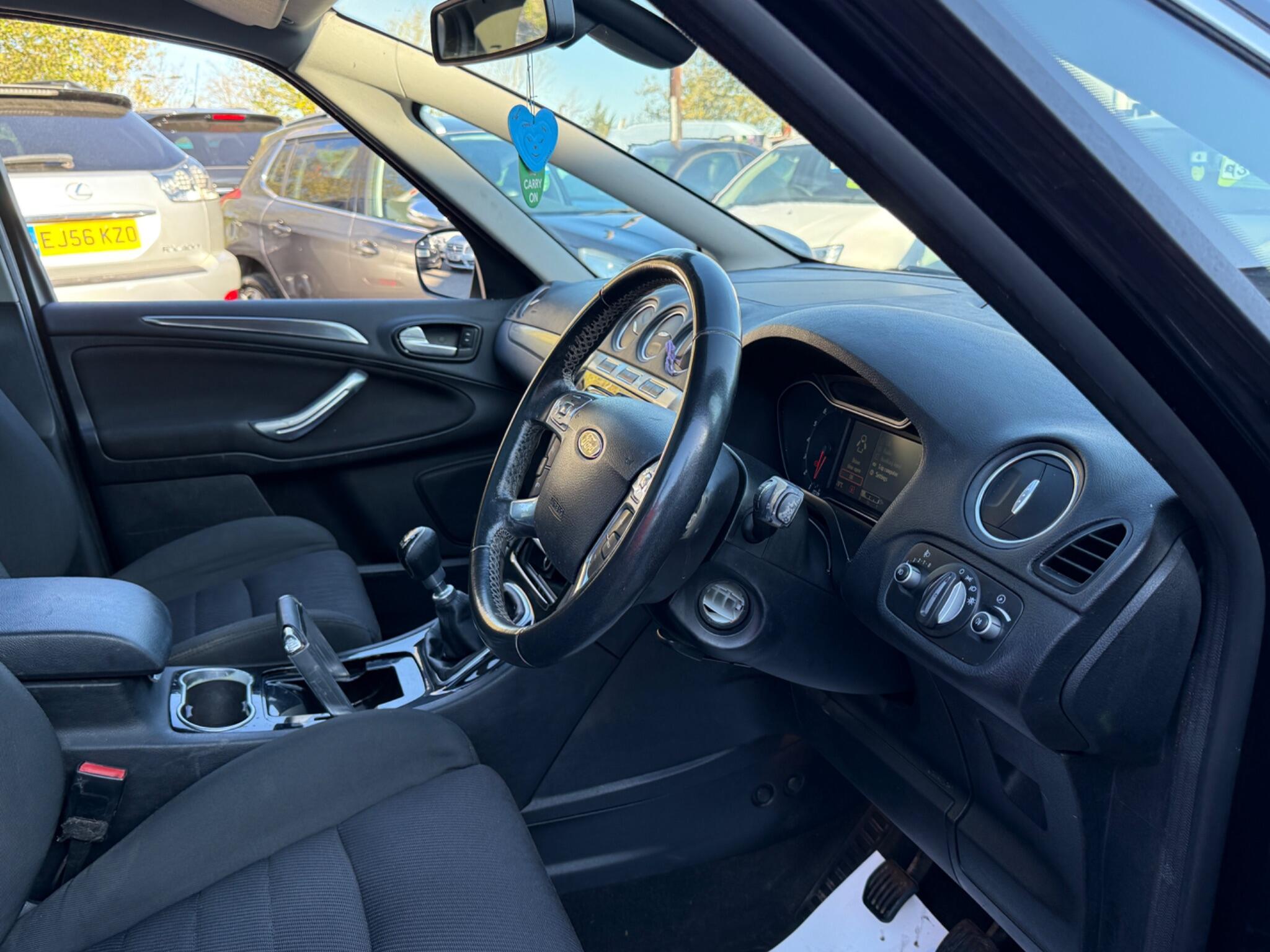 Ford S-Max - Image 14