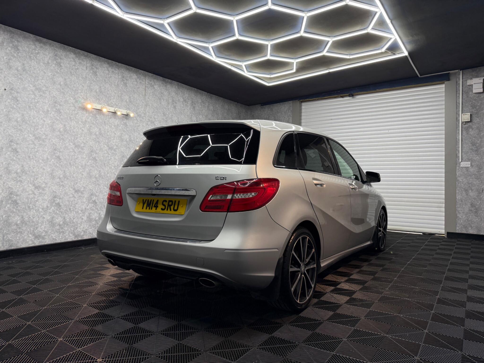 Mercedes-Benz B Class view 4