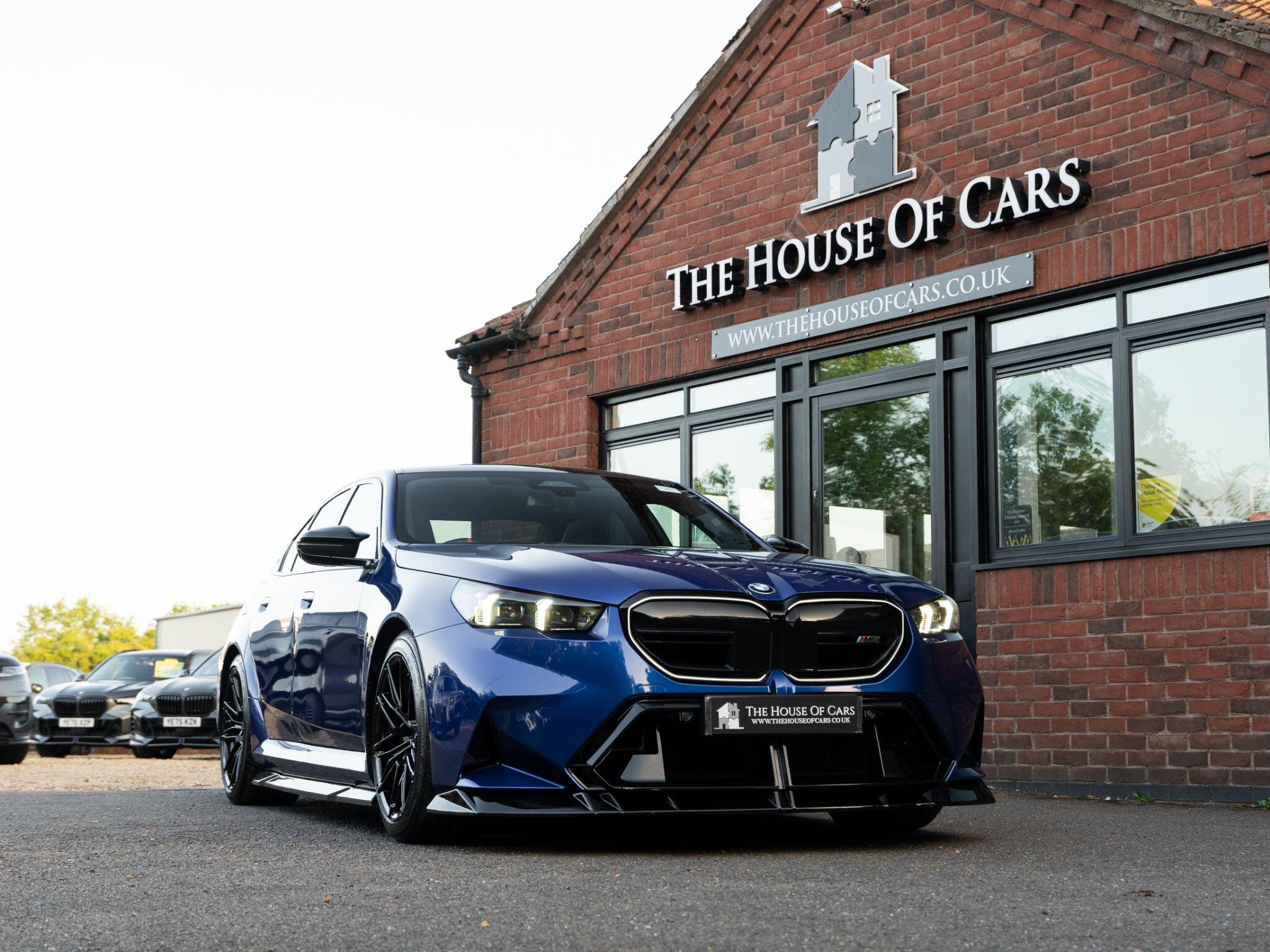 BMW M5 view 3