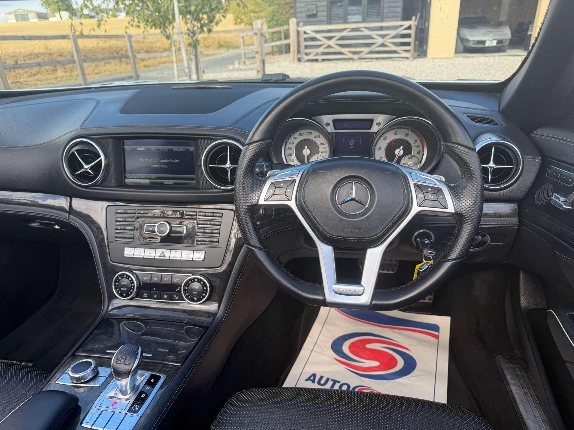 Mercedes-Benz SL view 19