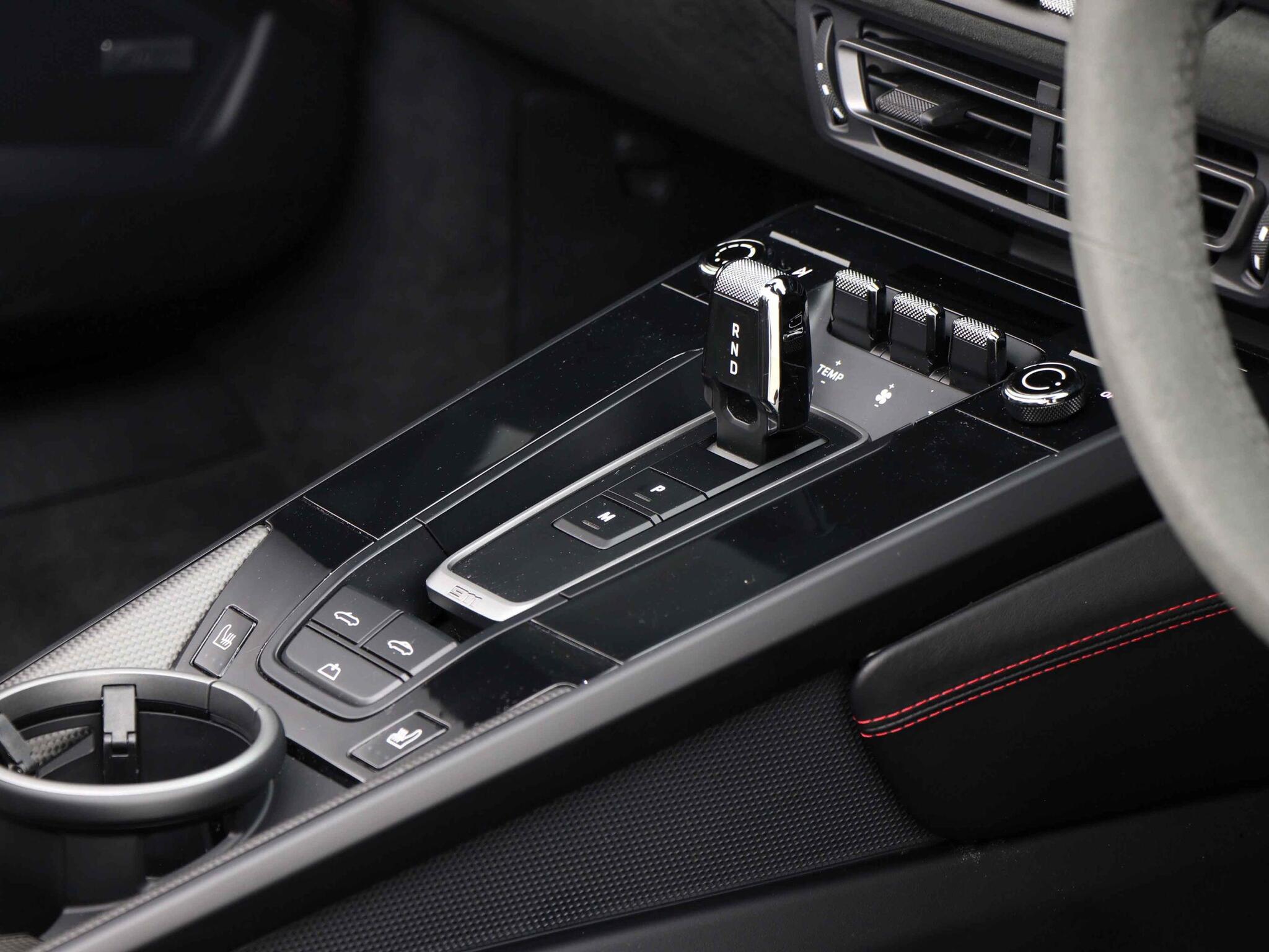 Porsche 911 view 38