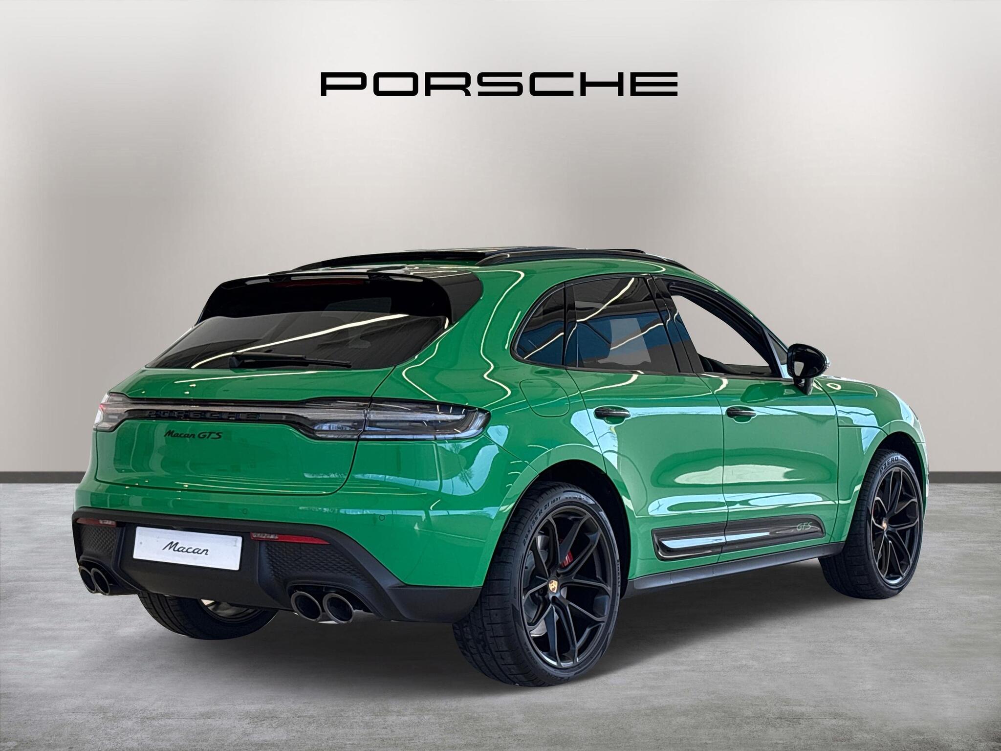 Porsche Macan view 7