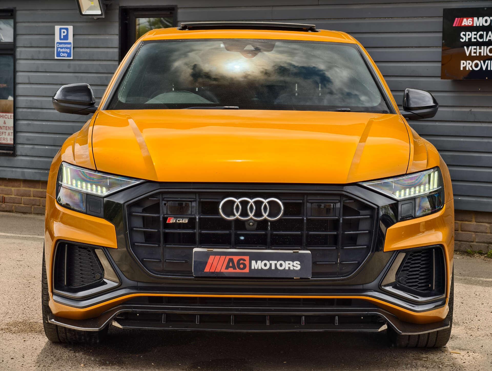Audi Q8 view 13