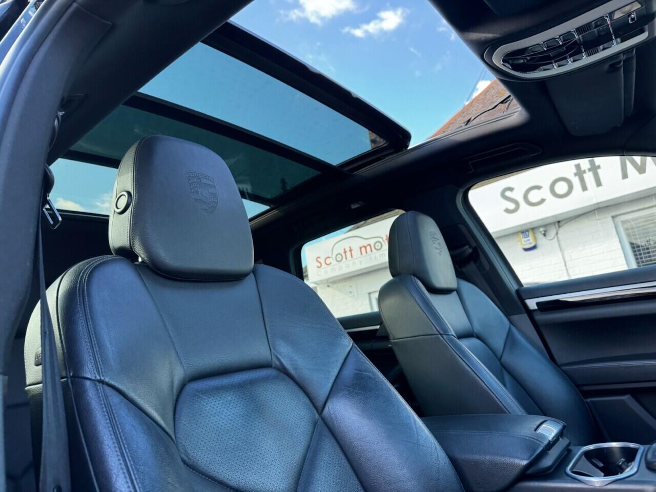 Porsche Cayenne view 6