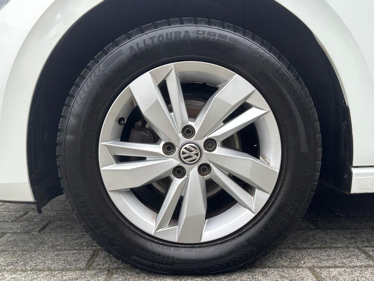 Volkswagen Polo view 45