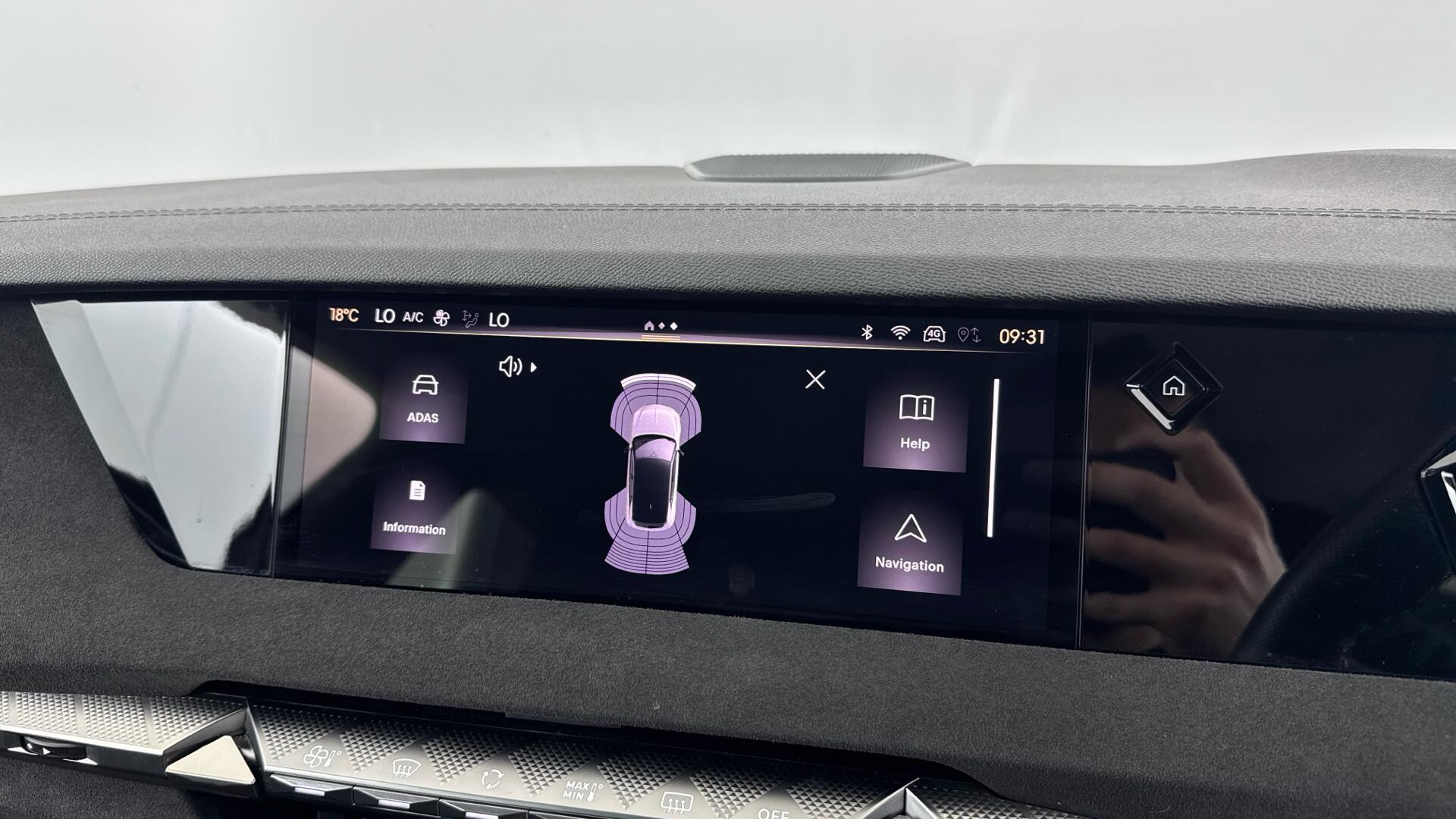 DS Automobiles DS 4 view 33