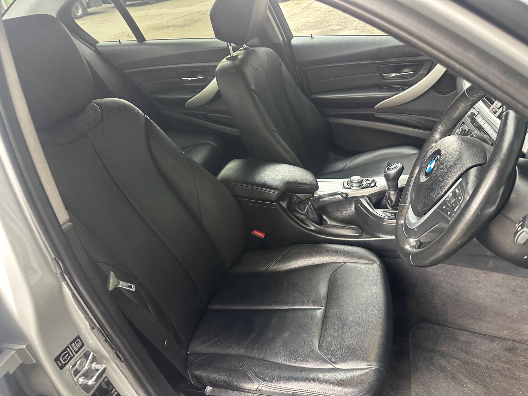 BMW 3 Series view 10