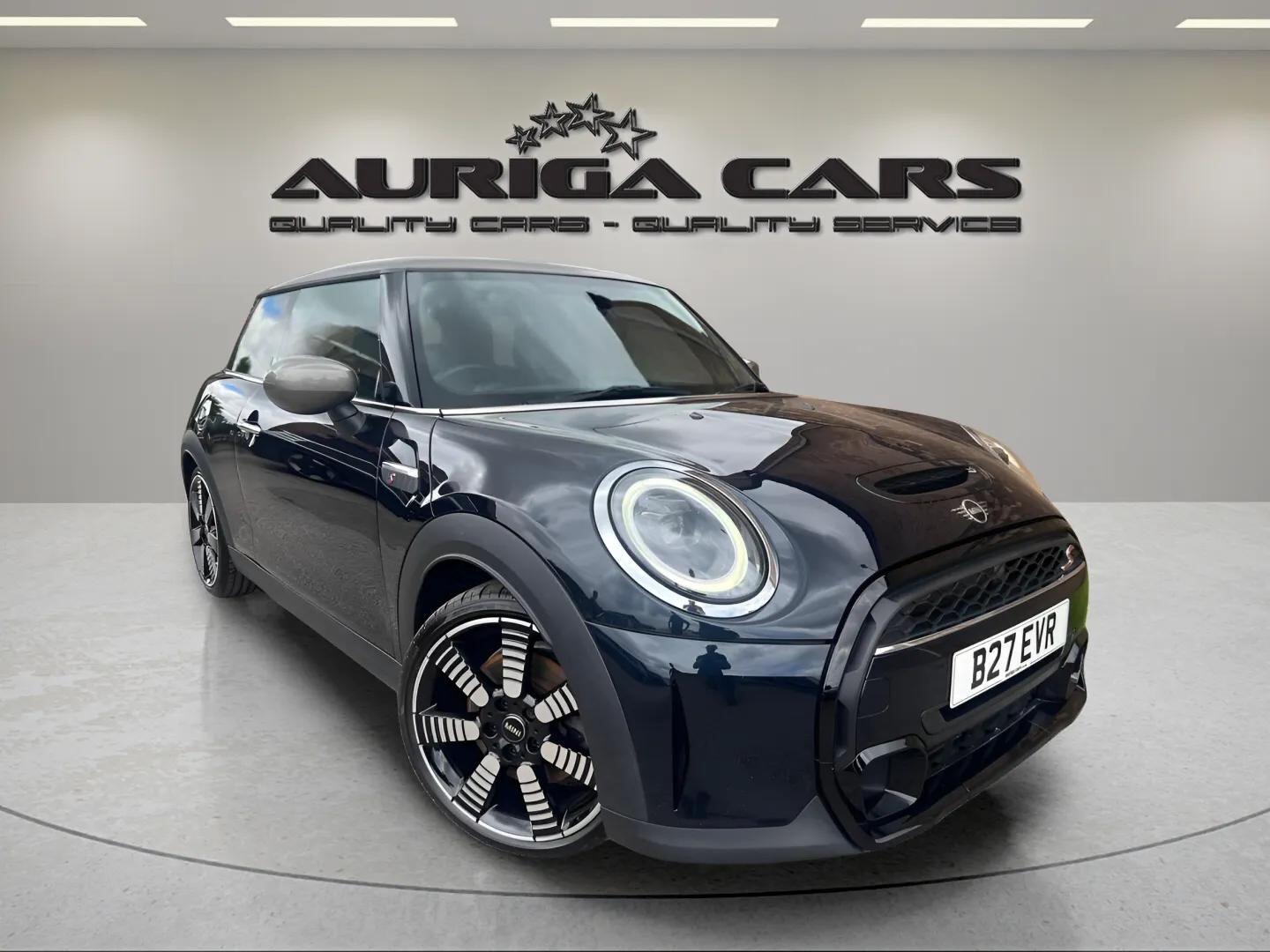 Mini Hatch view 18