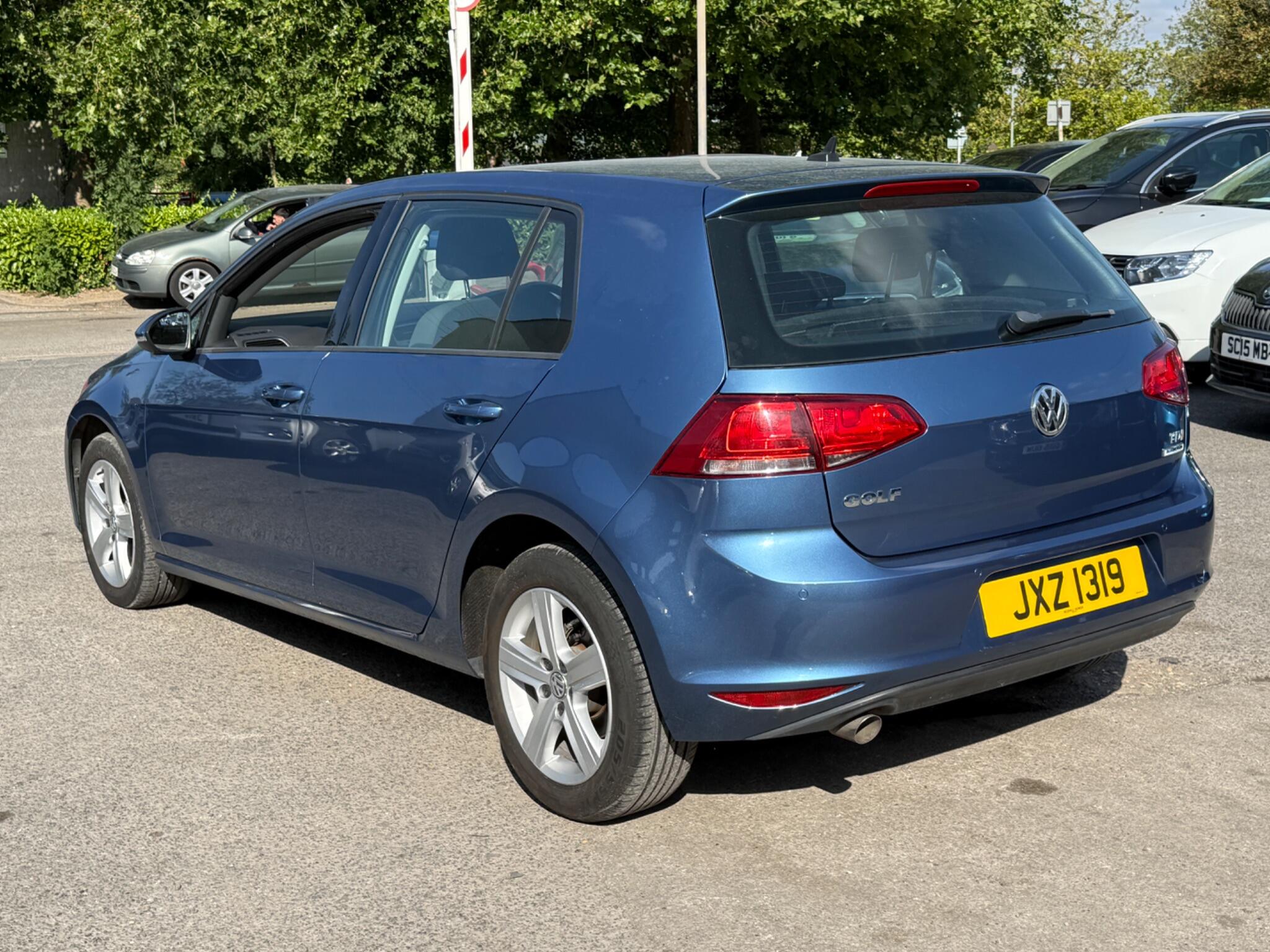 Volkswagen Golf - Image 13