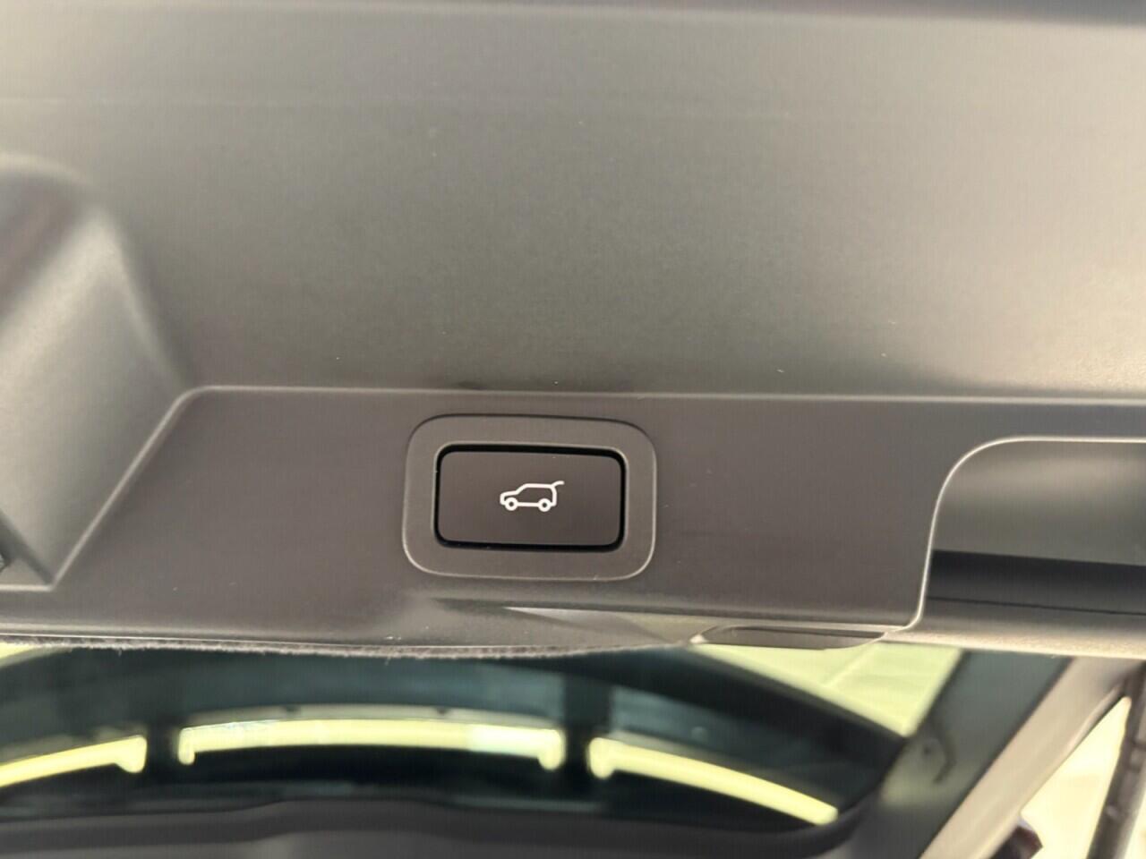 Land Rover Range Rover Sport view 45