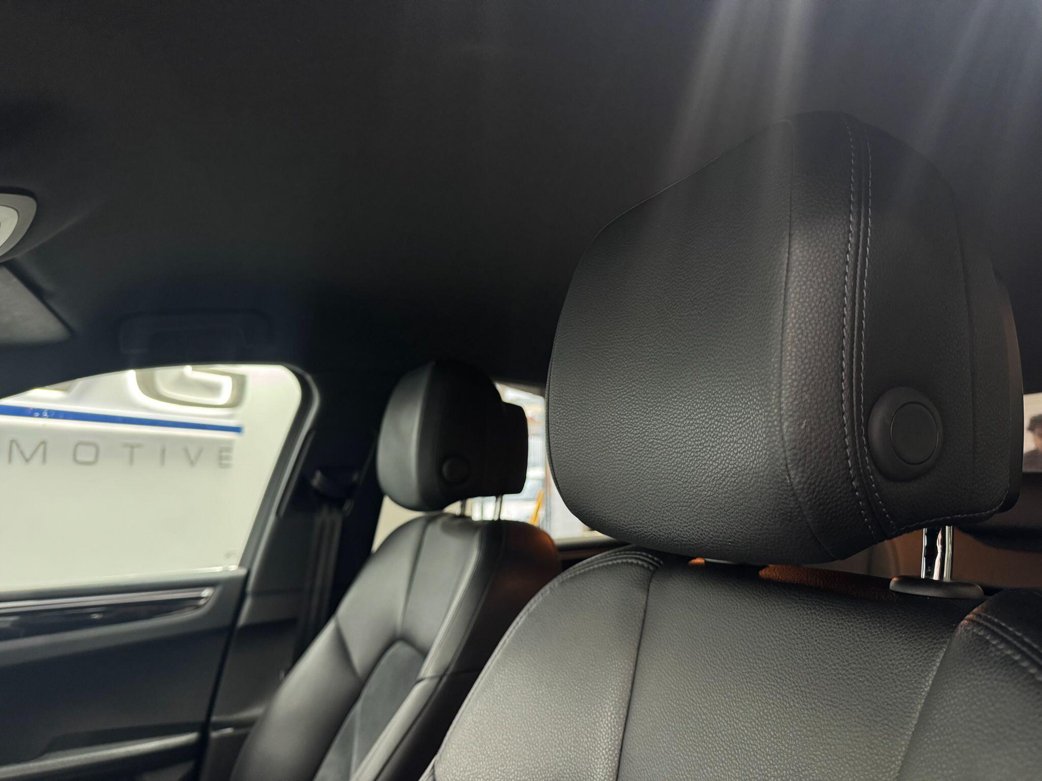 Porsche Macan view 50