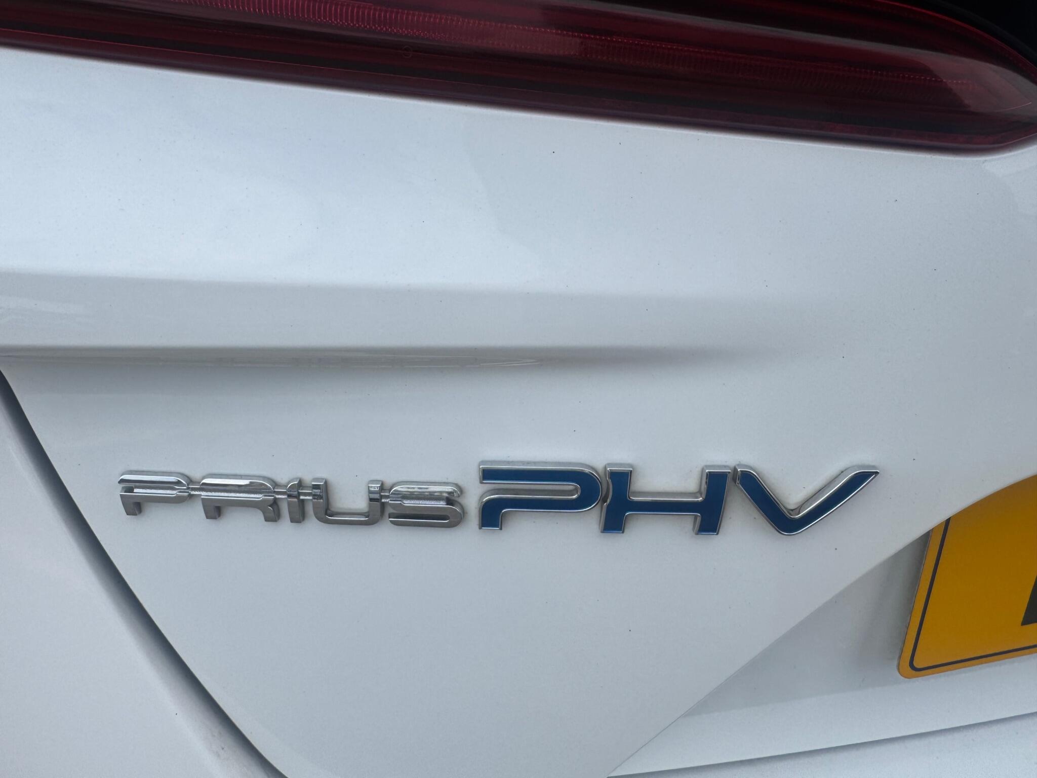 Toyota Prius view 23
