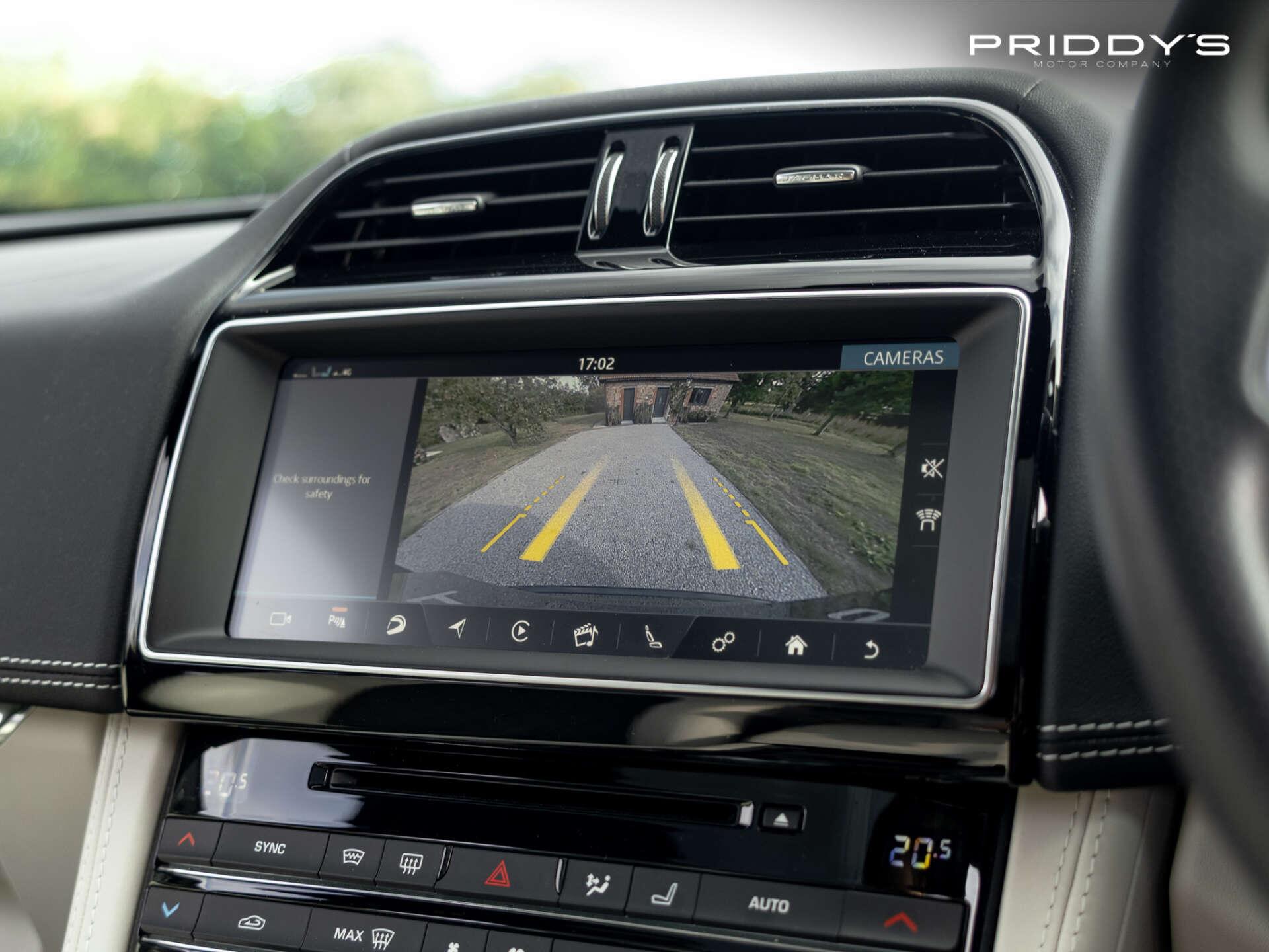 Jaguar F-Pace view 35