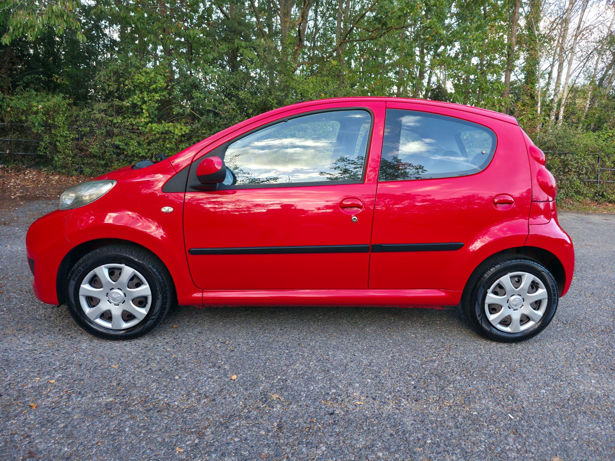 Peugeot 107 view 6