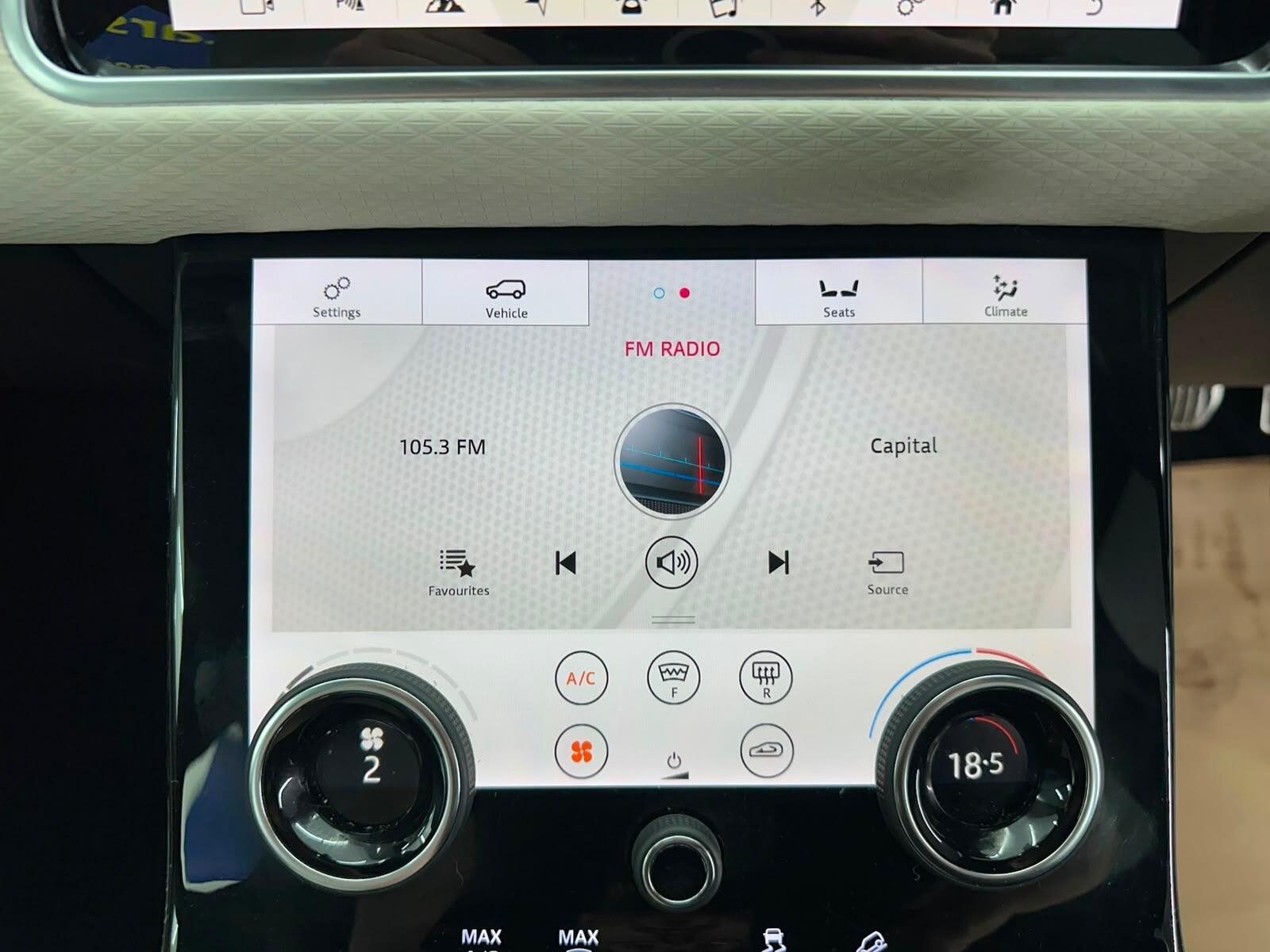 Land Rover Range Rover Velar view 42