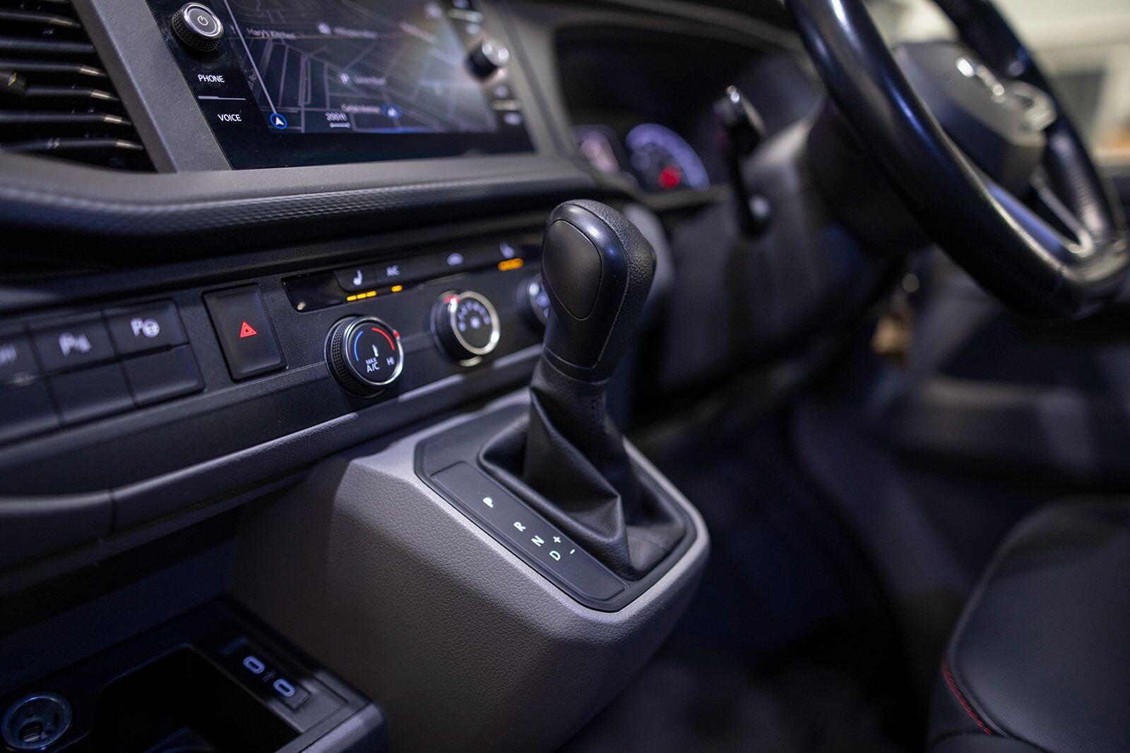 Volkswagen Transporter view 56