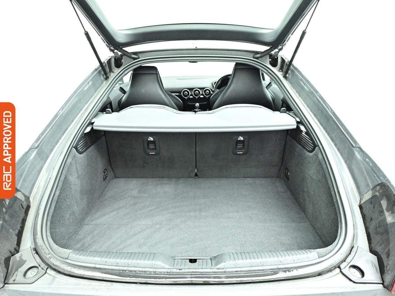 Audi TT view 28