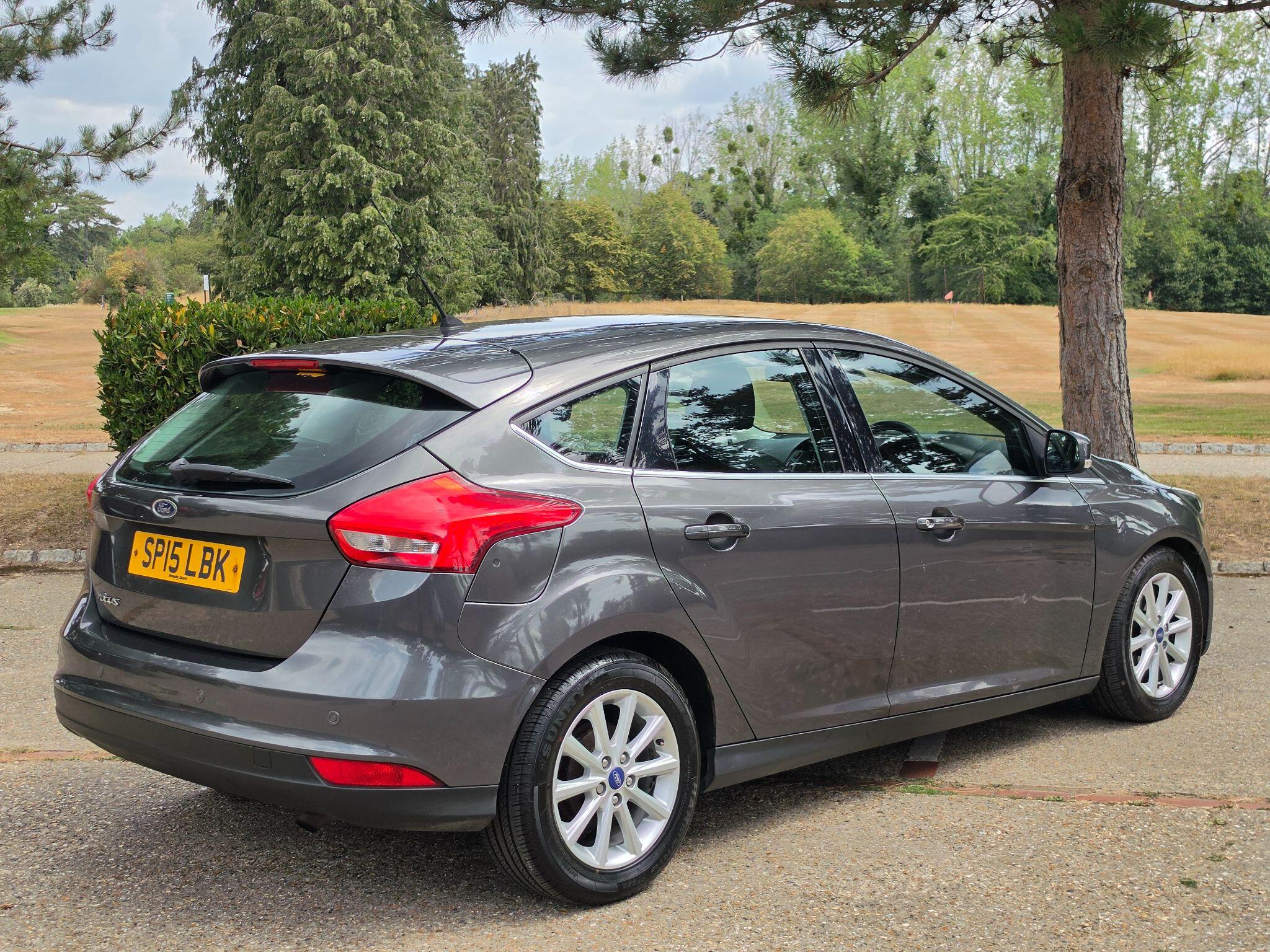Ford Focus view 19
