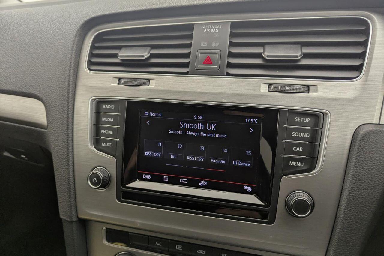 Volkswagen Golf view 13