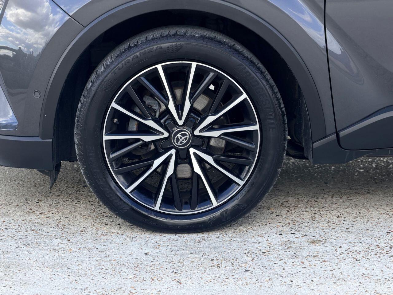 Toyota C-HR view 11