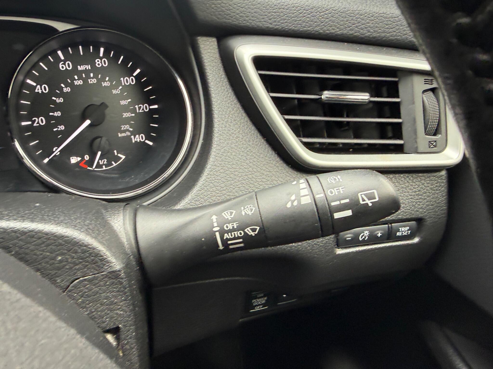 2017 Nissan X-Trail image 18