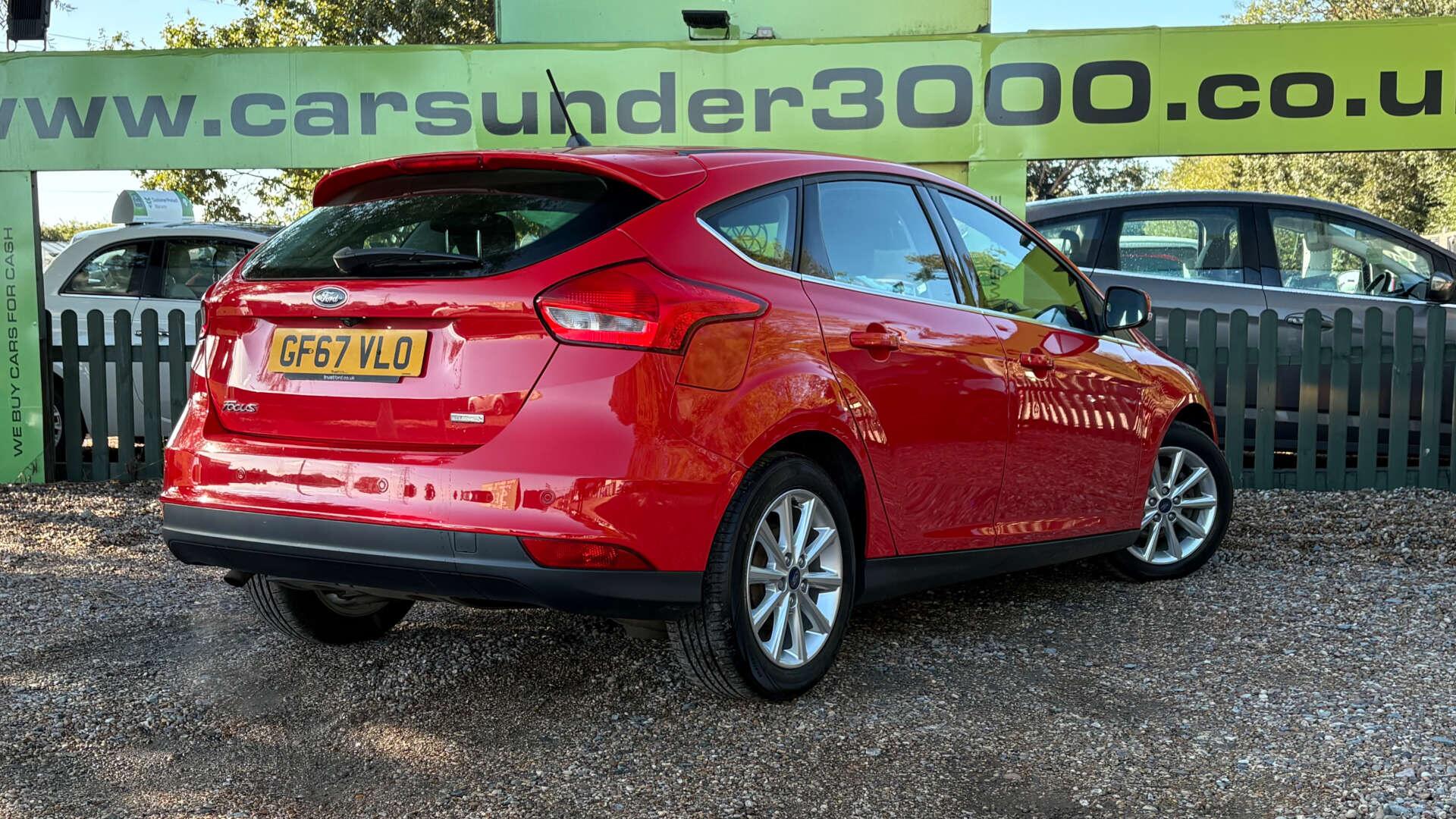 Ford Focus view 6