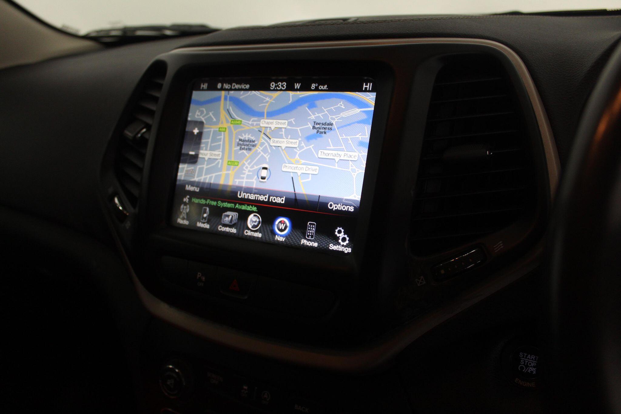 Jeep Cherokee view 37