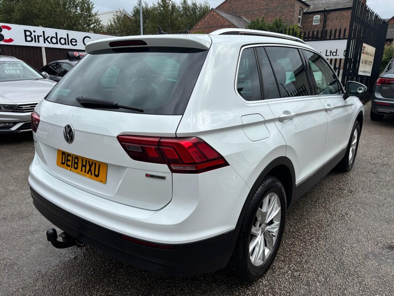 Volkswagen Tiguan view 8