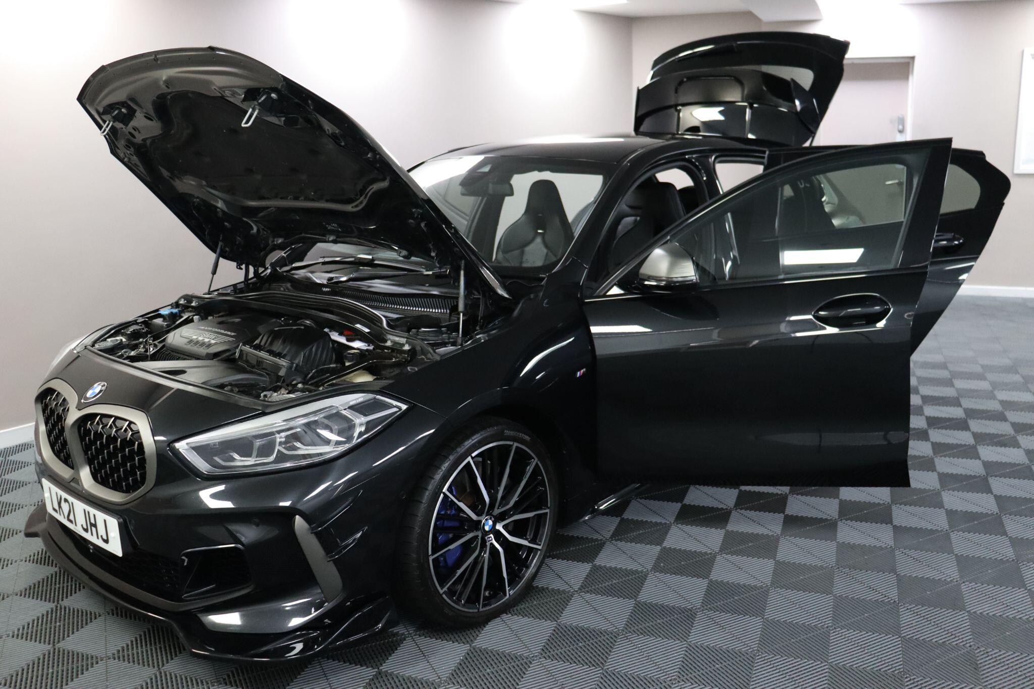 BMW 1 Series view 16