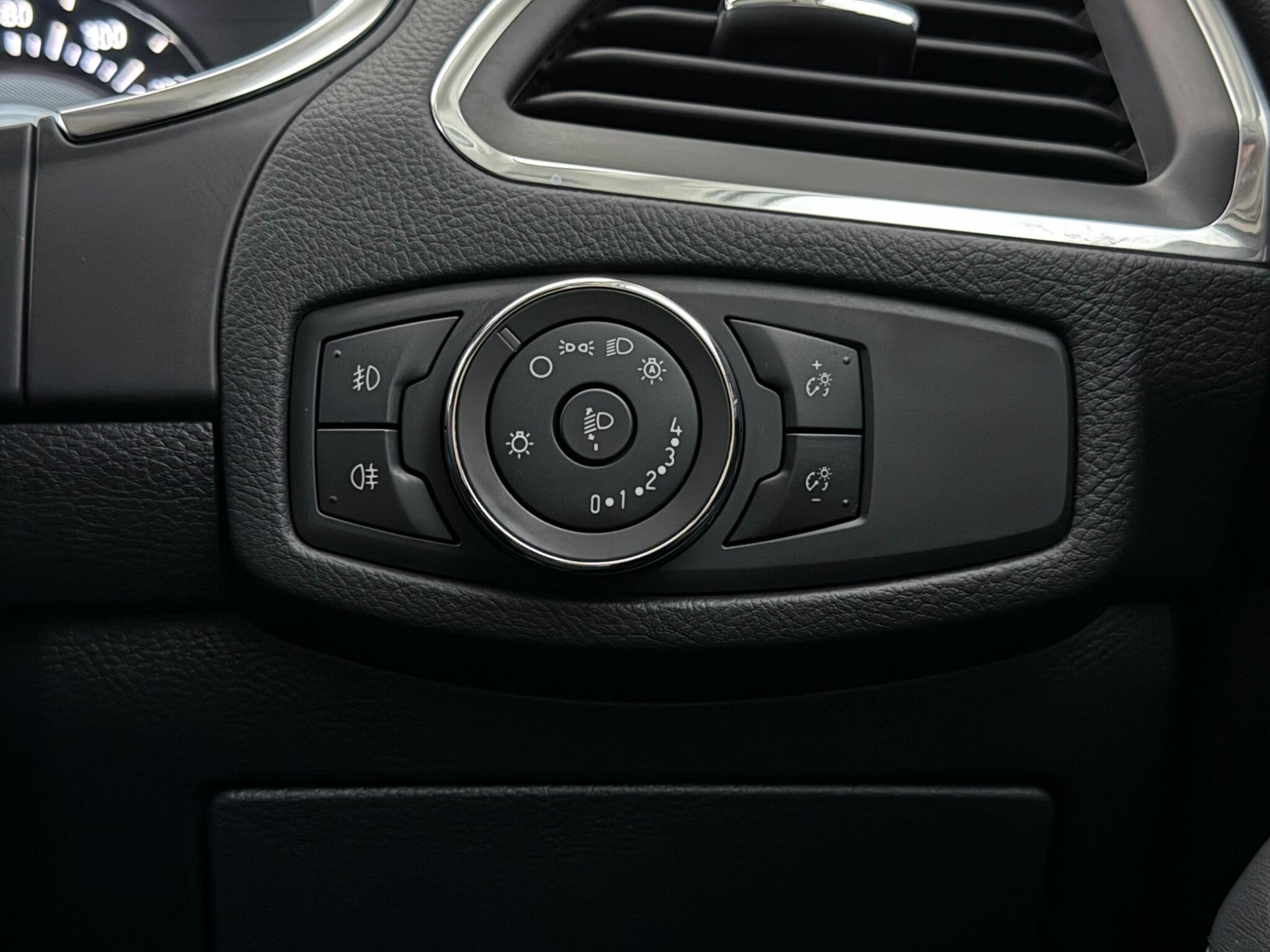 Ford Galaxy view 20