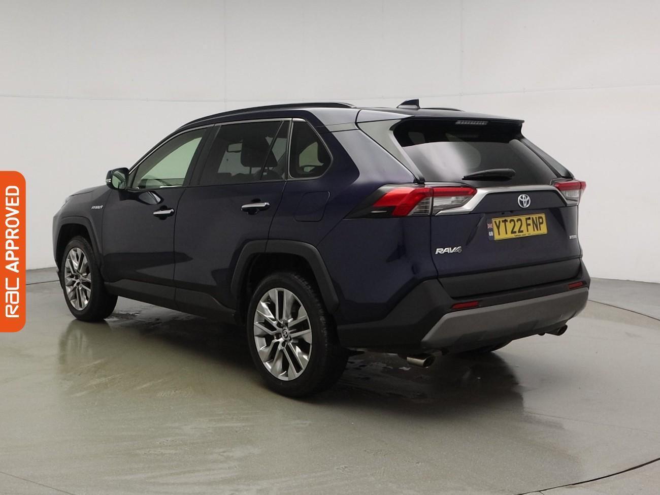 Toyota Rav4 view 4
