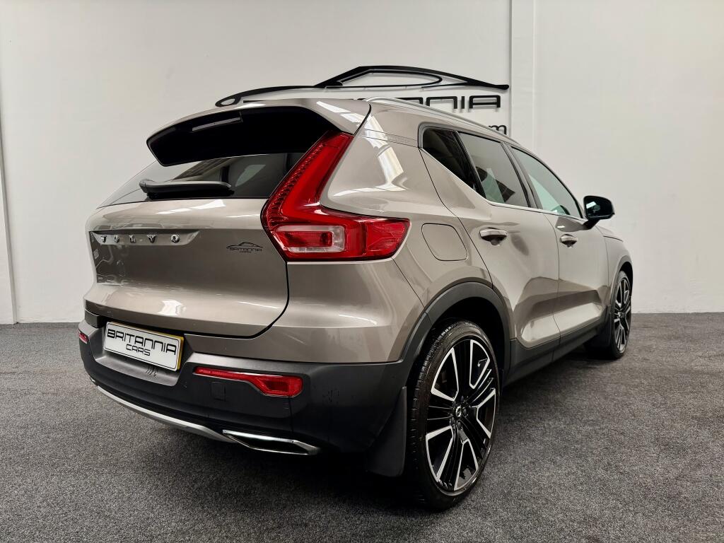 Volvo XC40 view 4