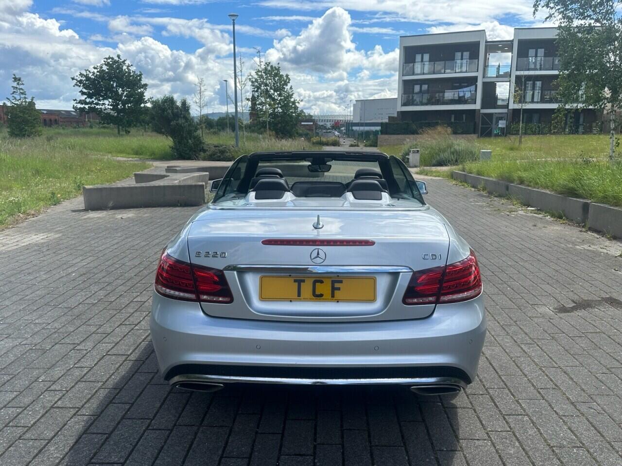 Mercedes-Benz E-Class view 14