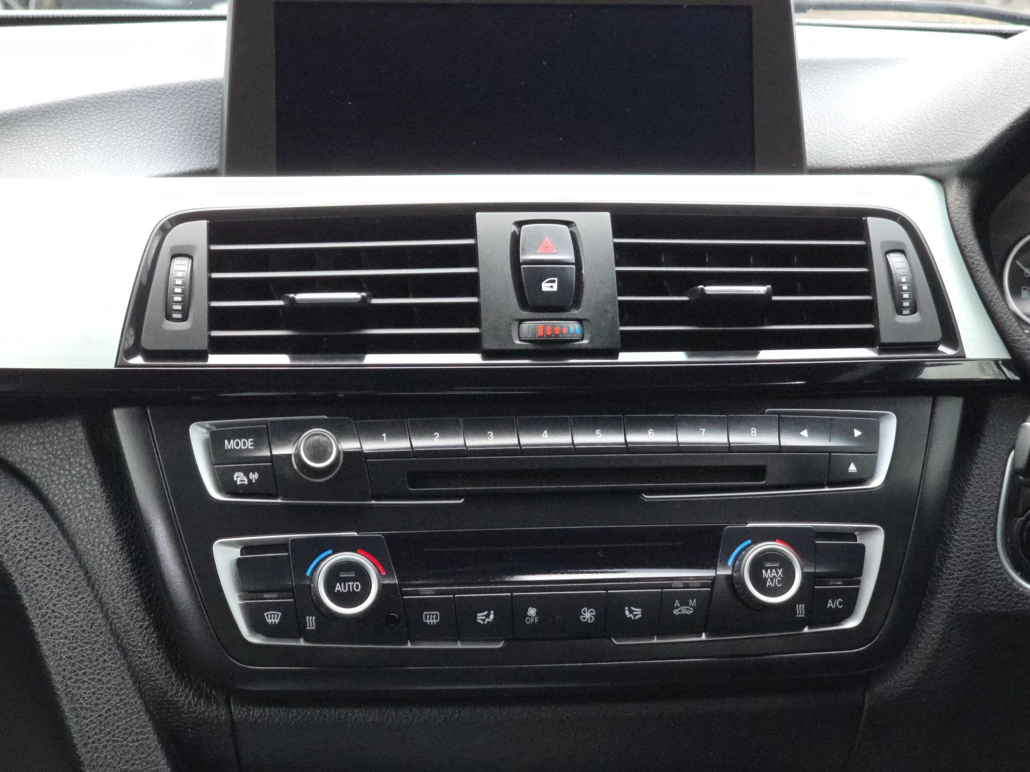 2013 BMW 3 Series image 44