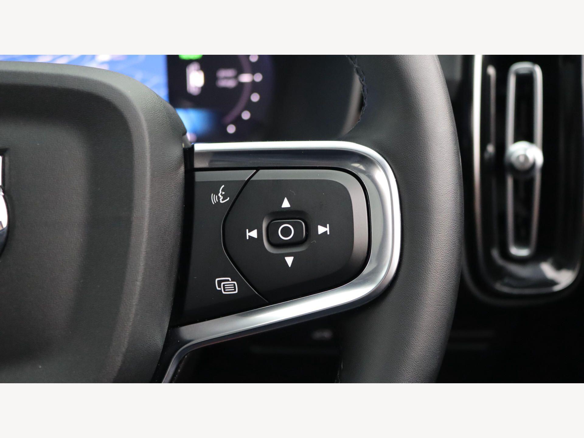 Volvo XC40 view 22