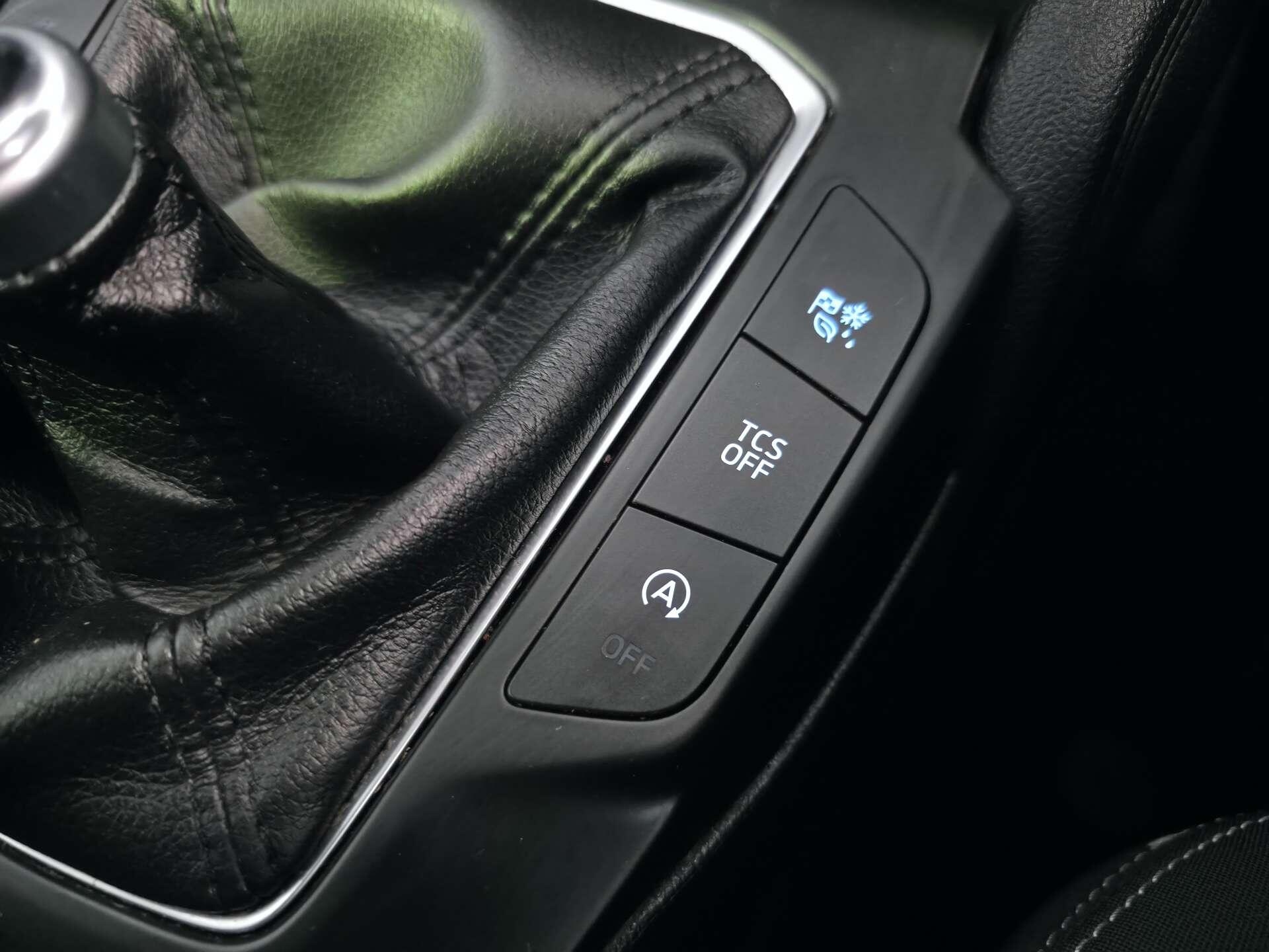 Ford Focus view 44