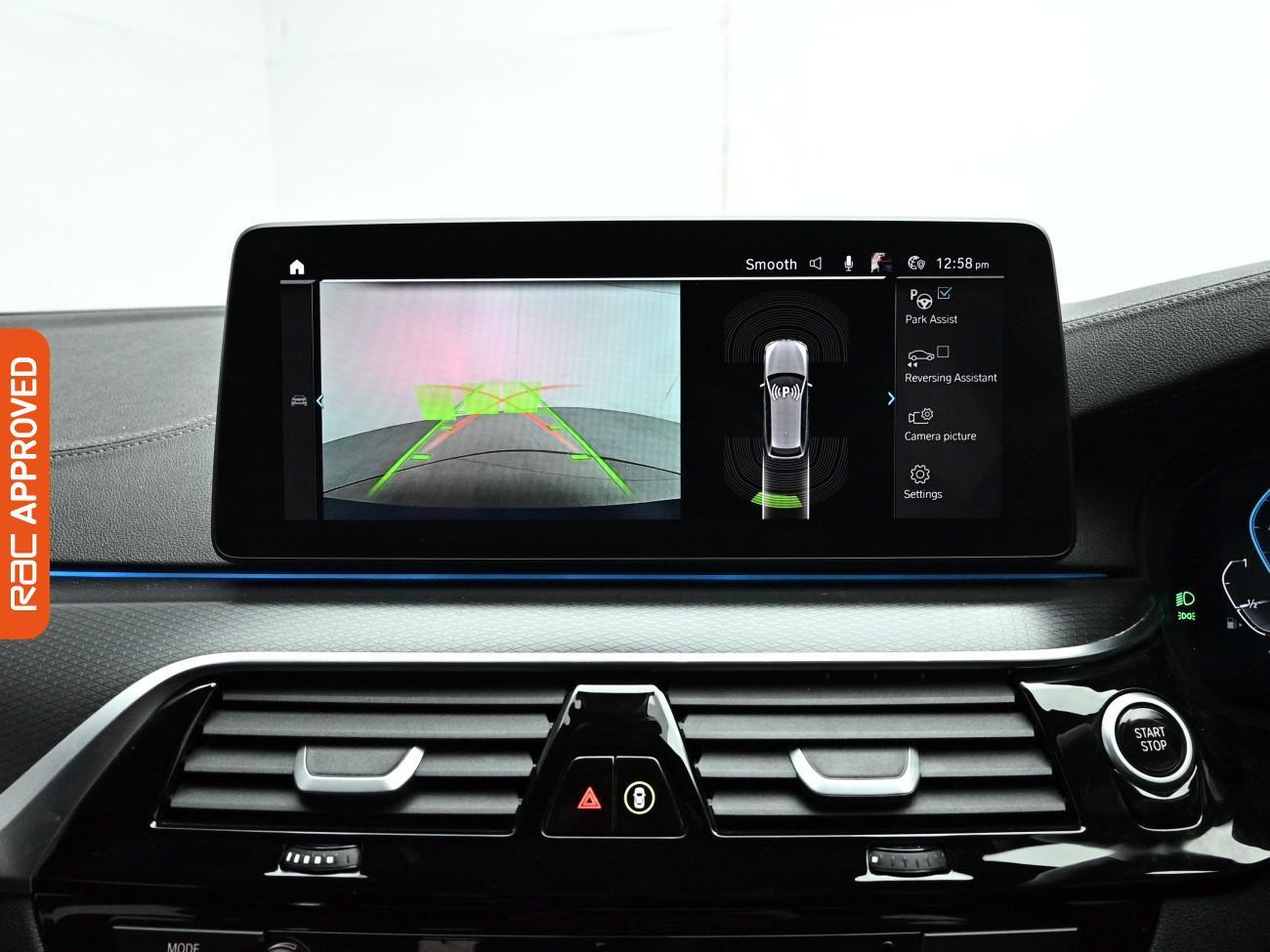 BMW 5 Series view 16