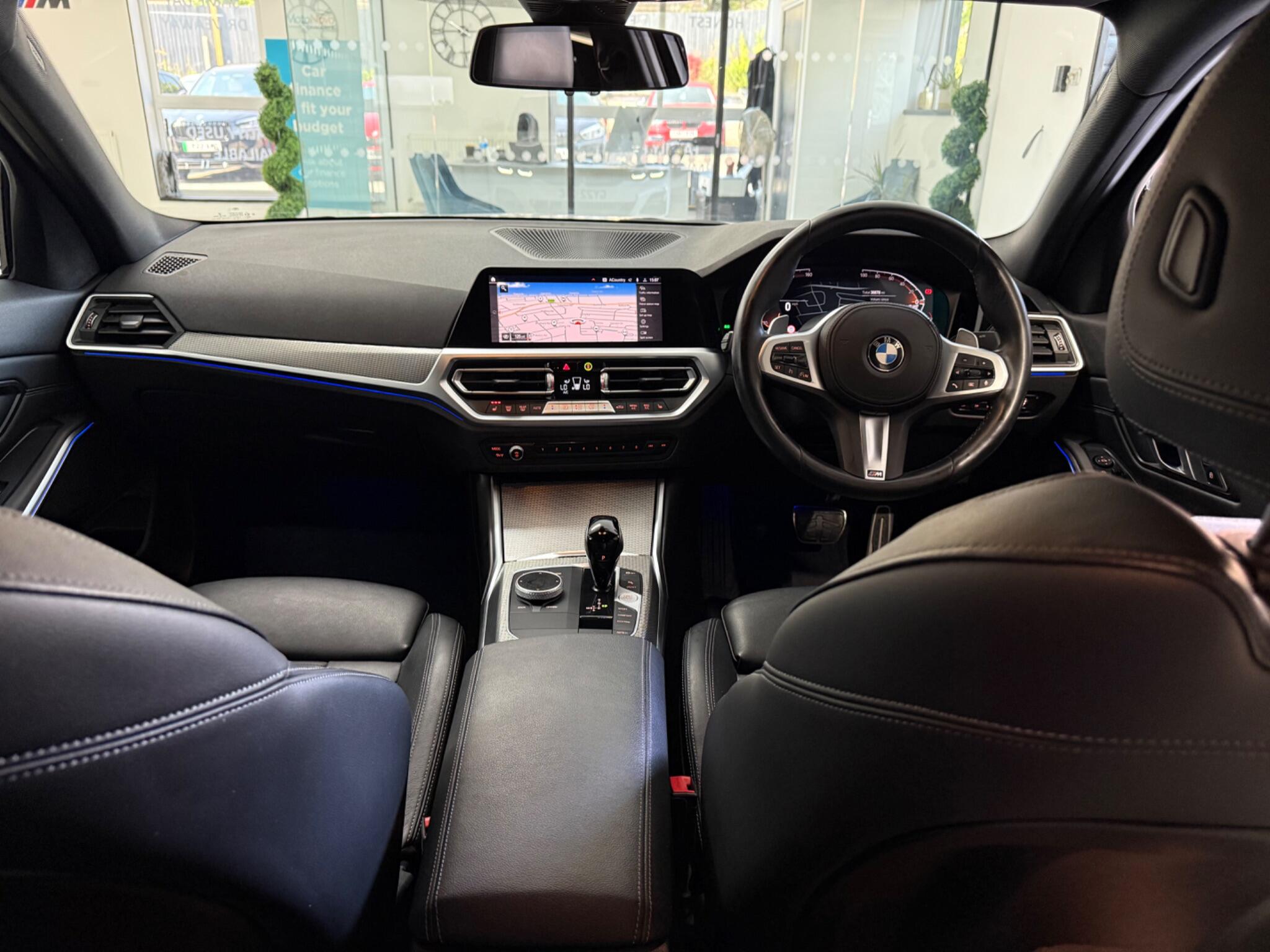 BMW 3 Series view 6