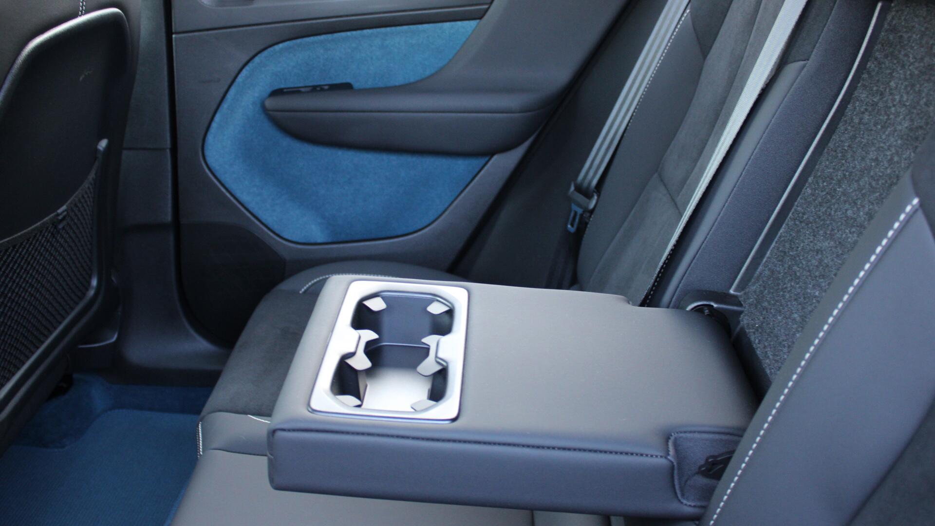 Volvo XC40 view 37