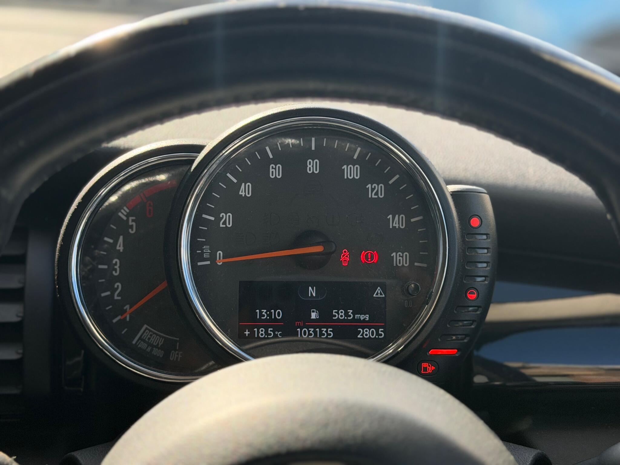 MINI Hatch view 18