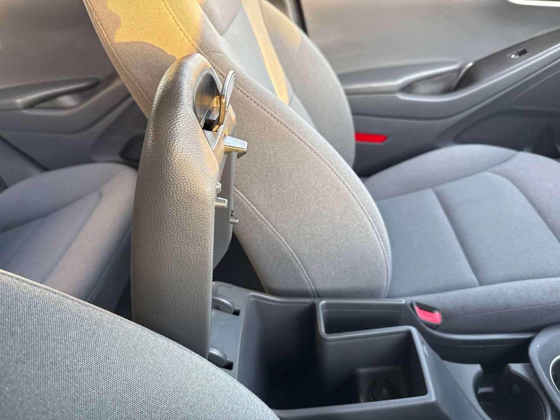 Hyundai Ioniq view 60