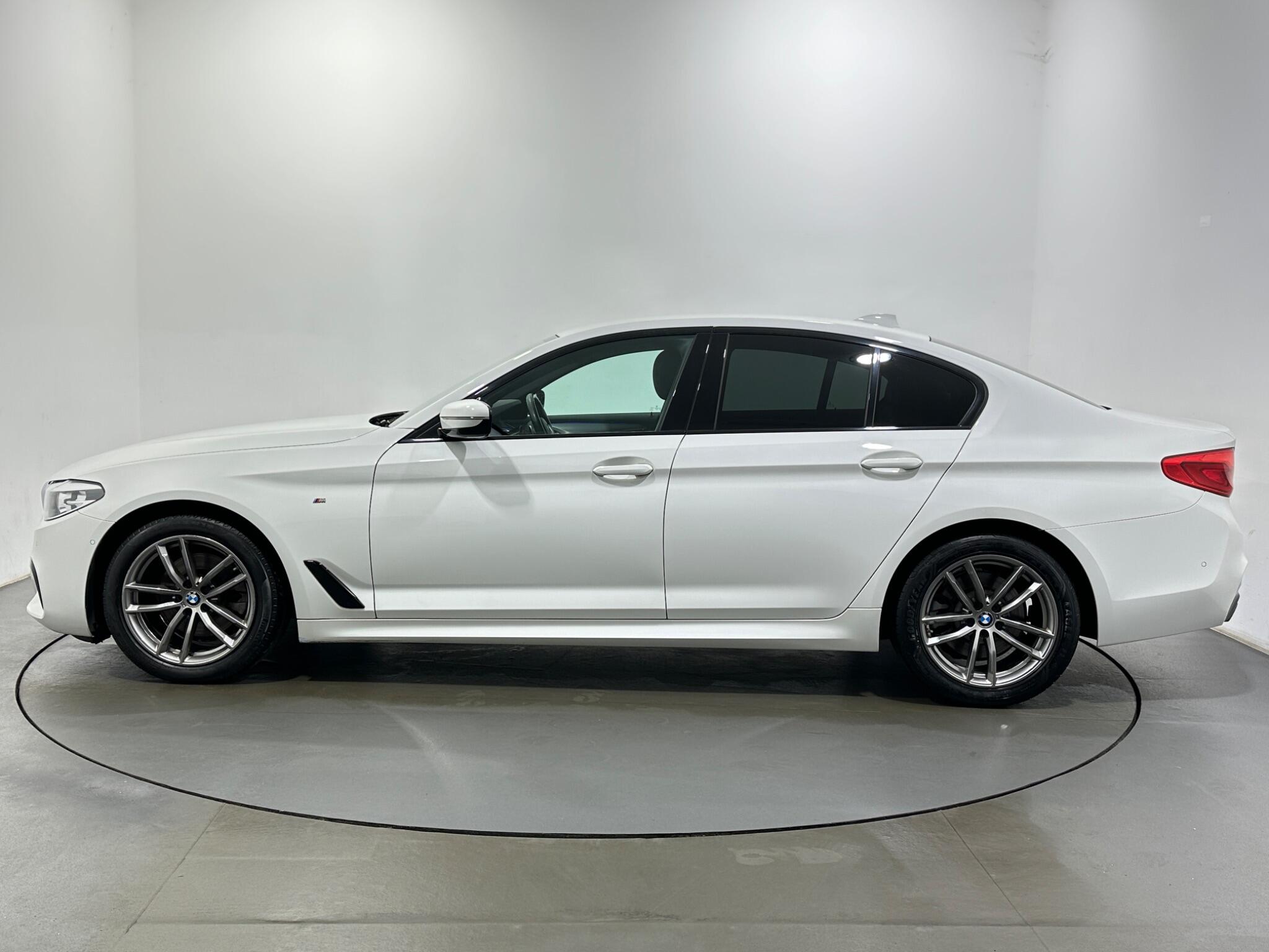 BMW 5 Series view 5