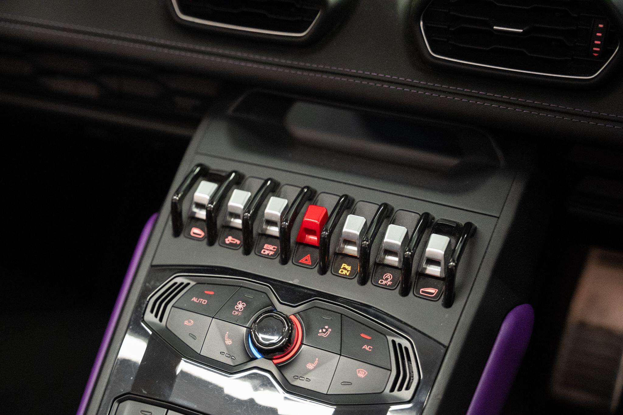Lamborghini Huracan view 39