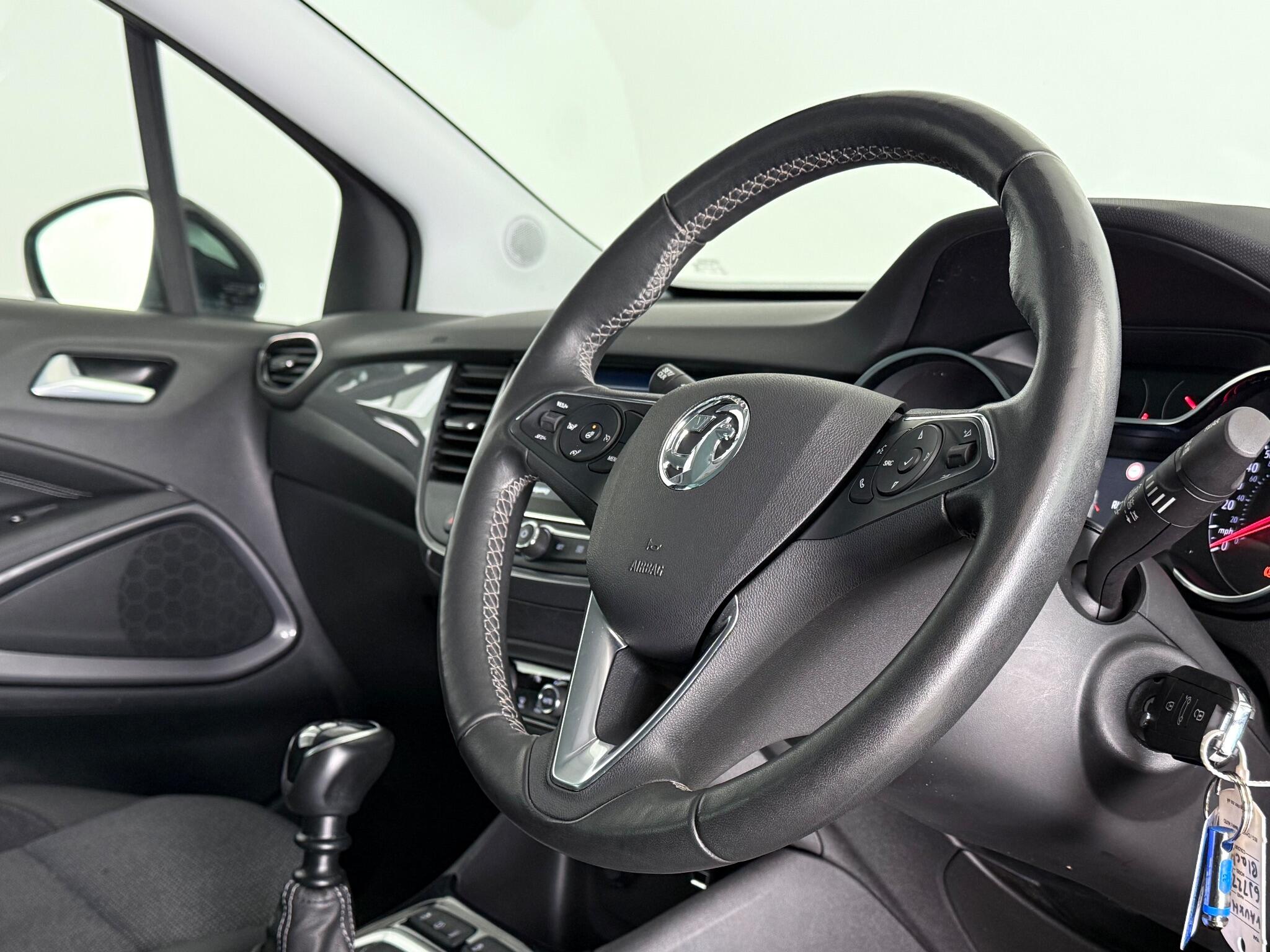 Vauxhall Crossland view 3