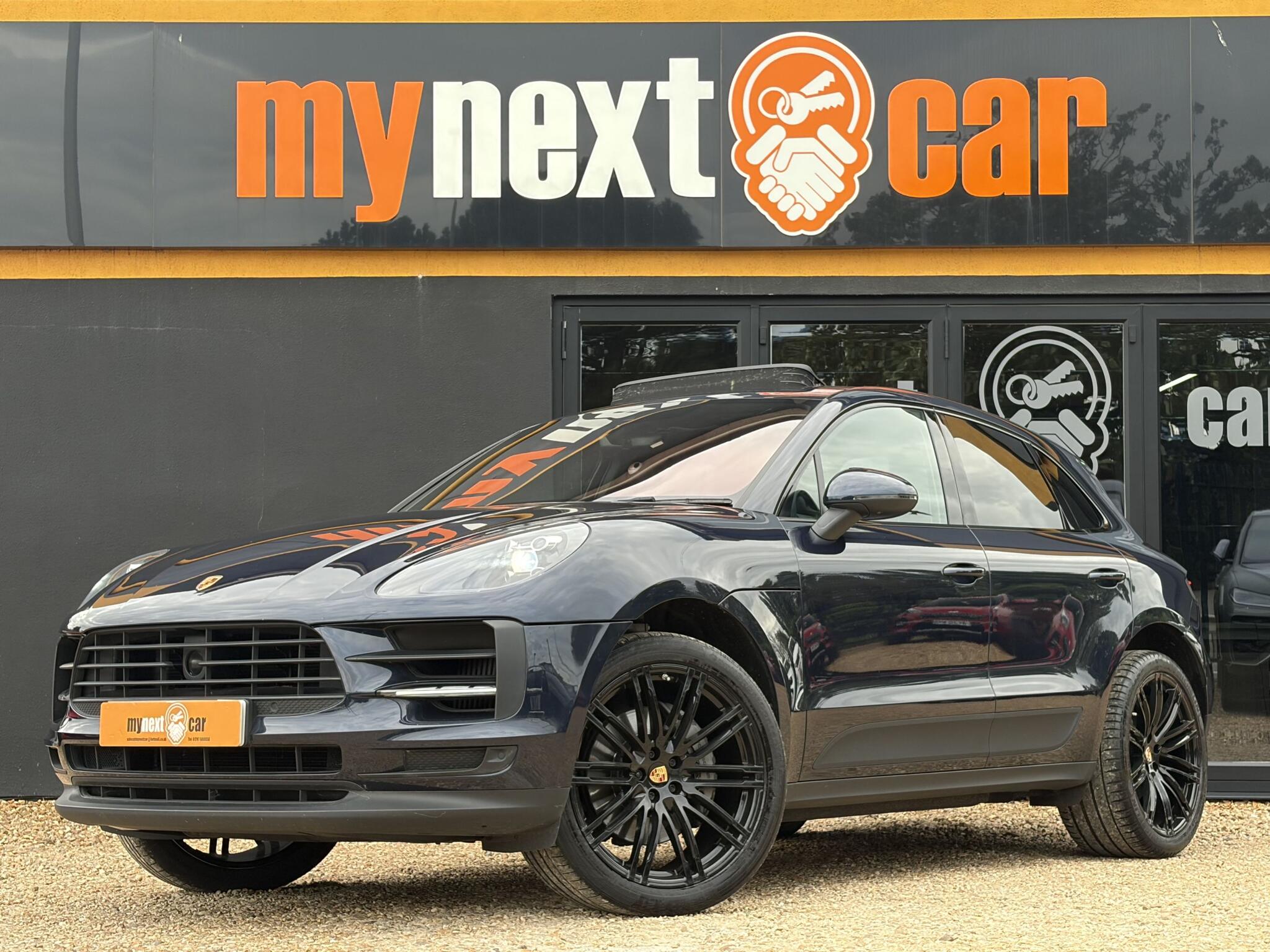 Porsche Macan view 4