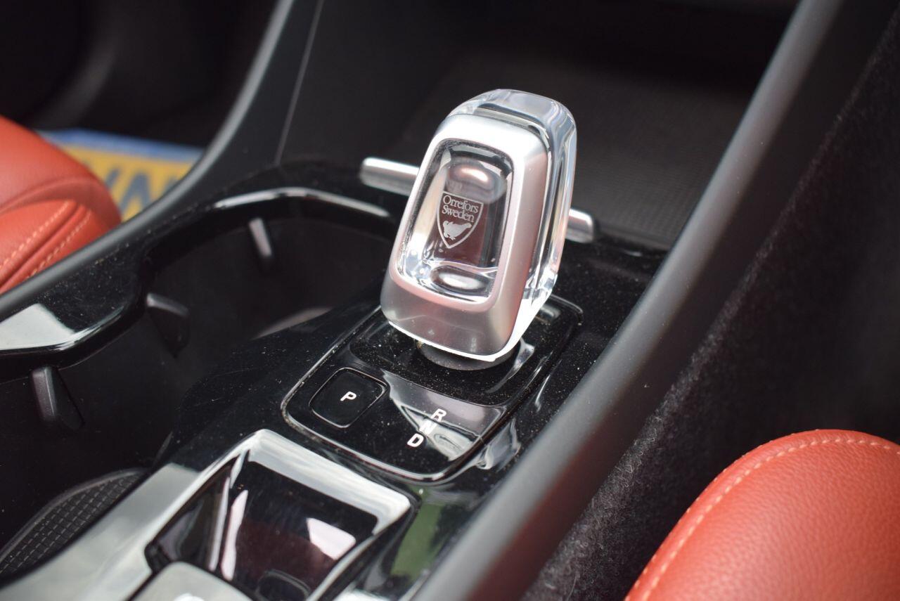 Volvo XC40 view 34