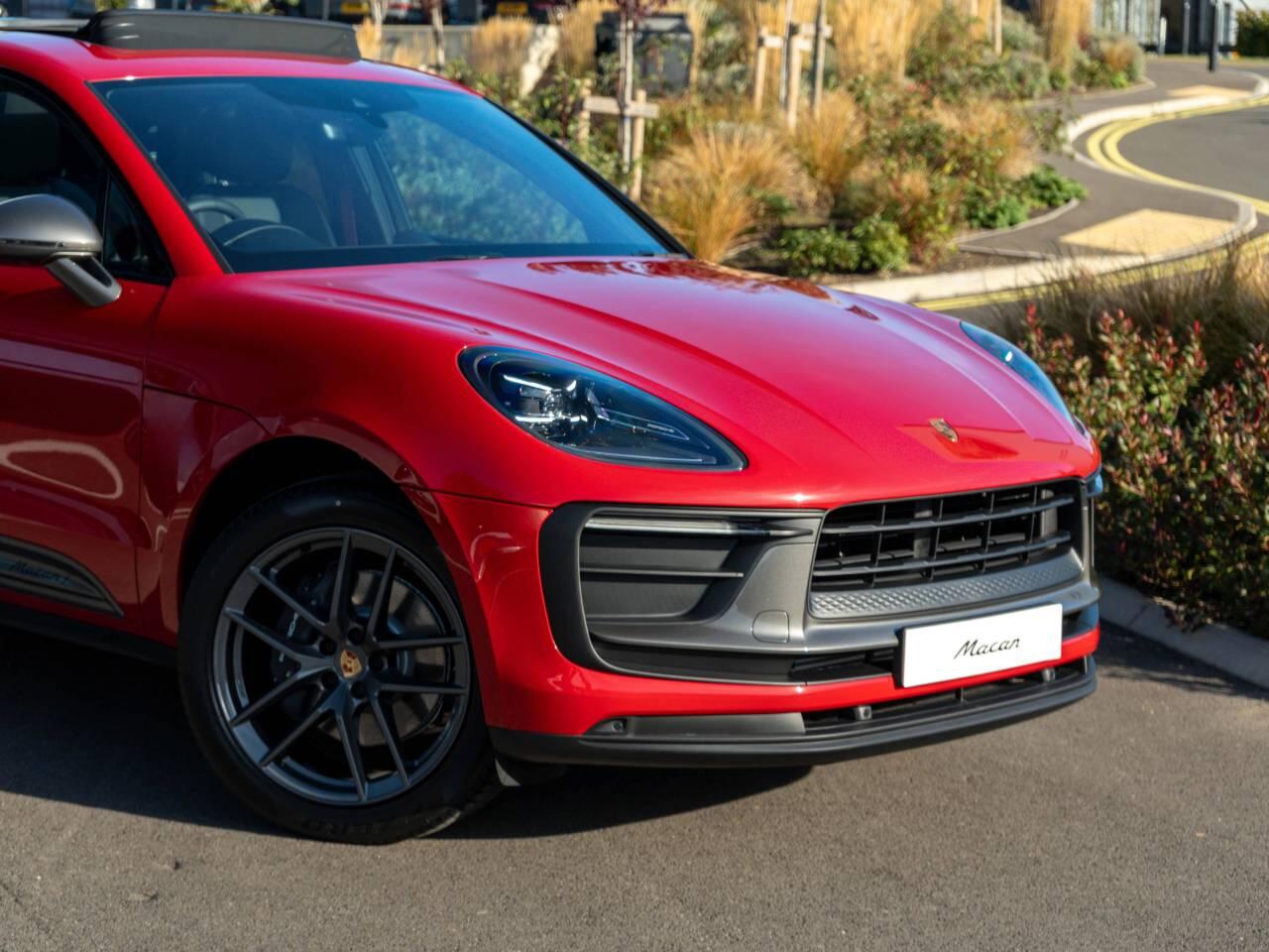 Porsche Macan view 17
