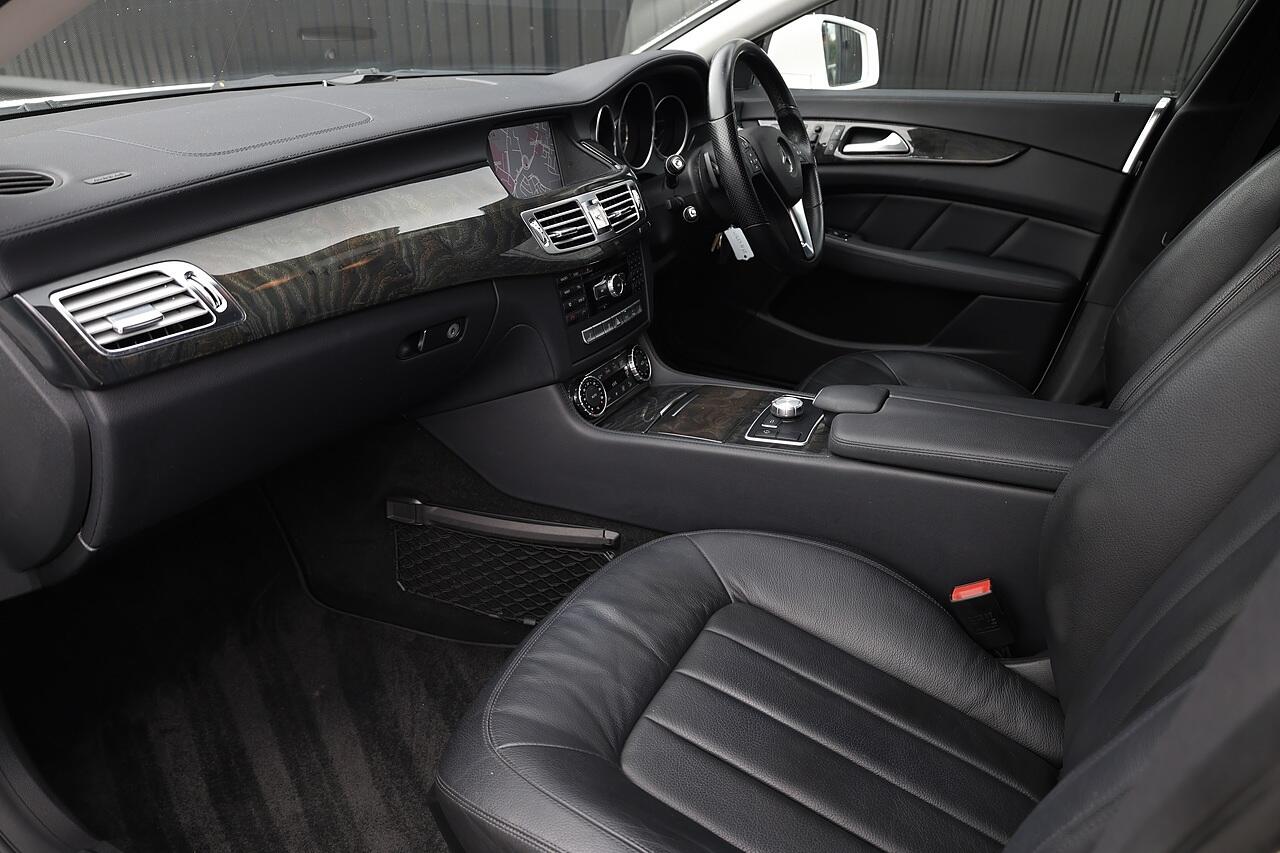 Mercedes-Benz CLS view 3
