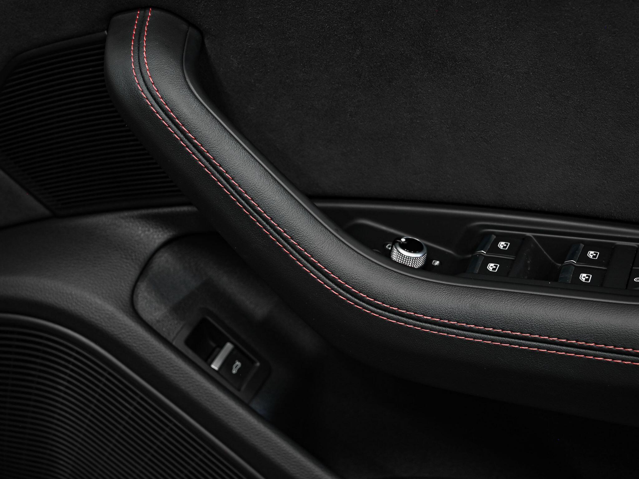 Audi S4 view 32