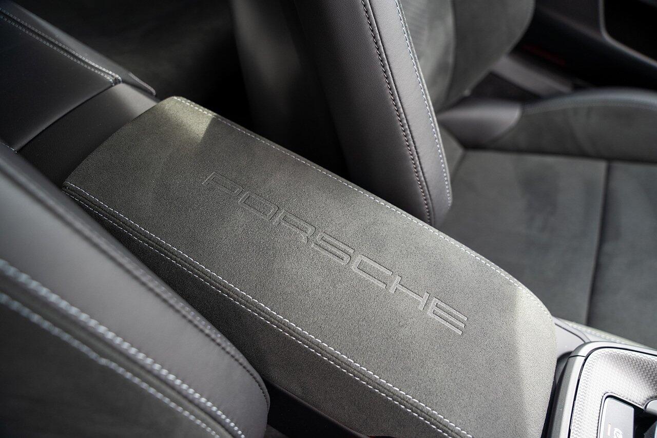 Porsche 911 view 56